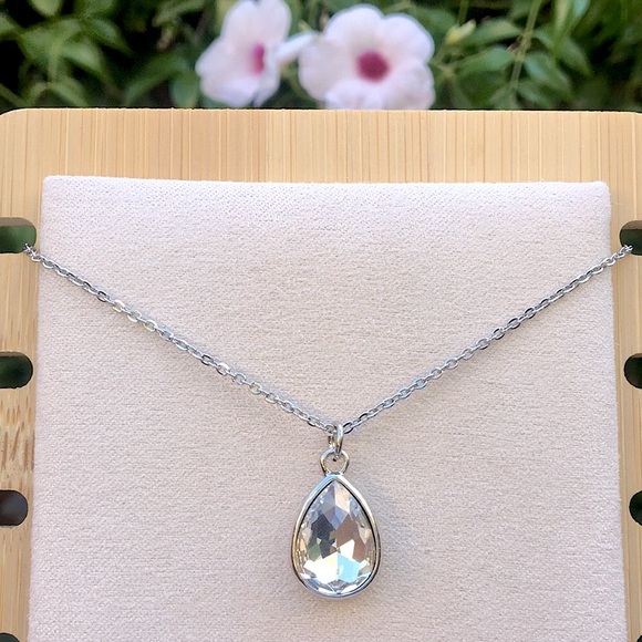Jewelry - Elegant Silver Pear Crystal Drop Pendant Necklace